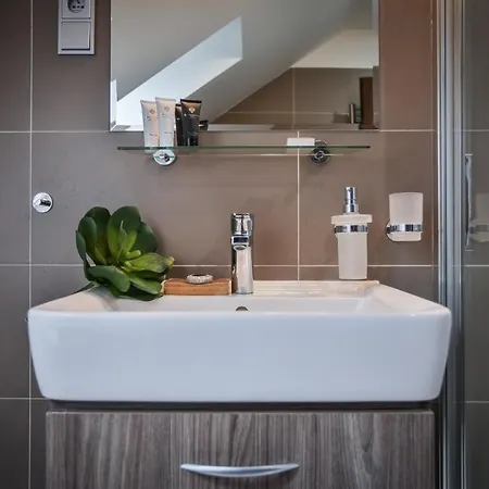 Hardy - 科尼亚克旅馆 招待所