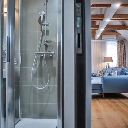 Hardy - 科尼亚克旅馆 招待所