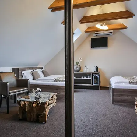 Hardy - 科尼亚克旅馆