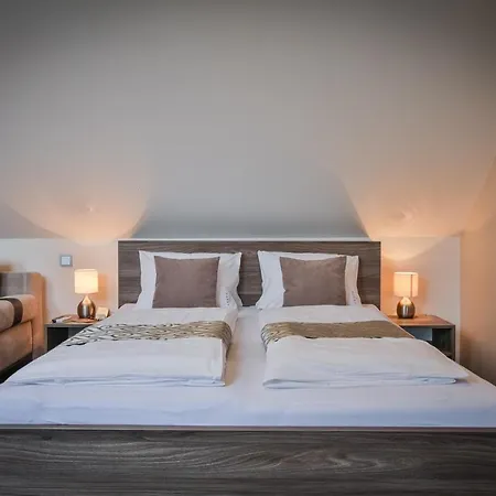 Hardy - 科尼亚克旅馆 招待所