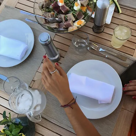 Hardy - 科尼亚克旅馆 瓦尔季采