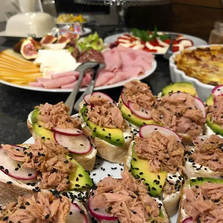 招待所 Hardy - 科尼亚克旅馆 4*