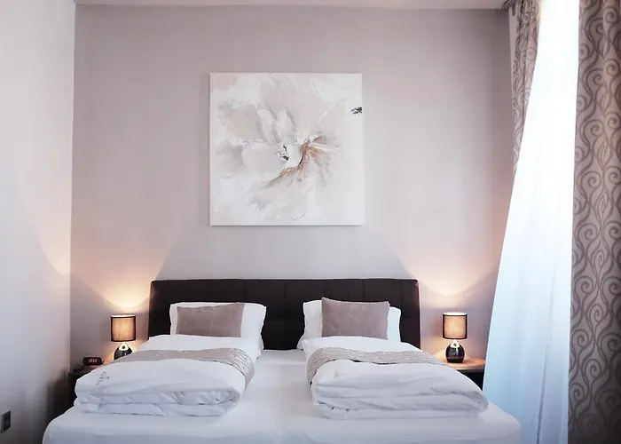 Hardy - Cognac & 4* Valtice